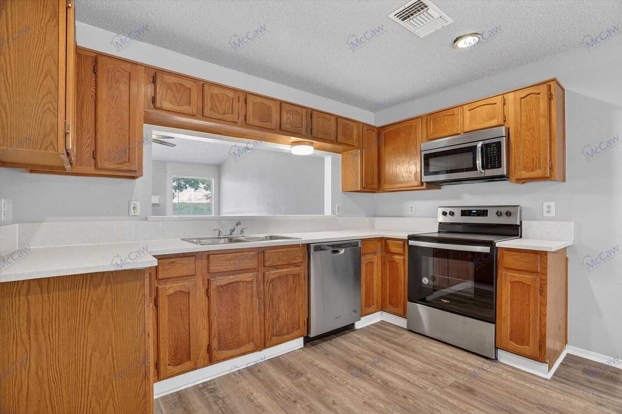 1325 Garden Terrace Dr - Photo 5 of 29