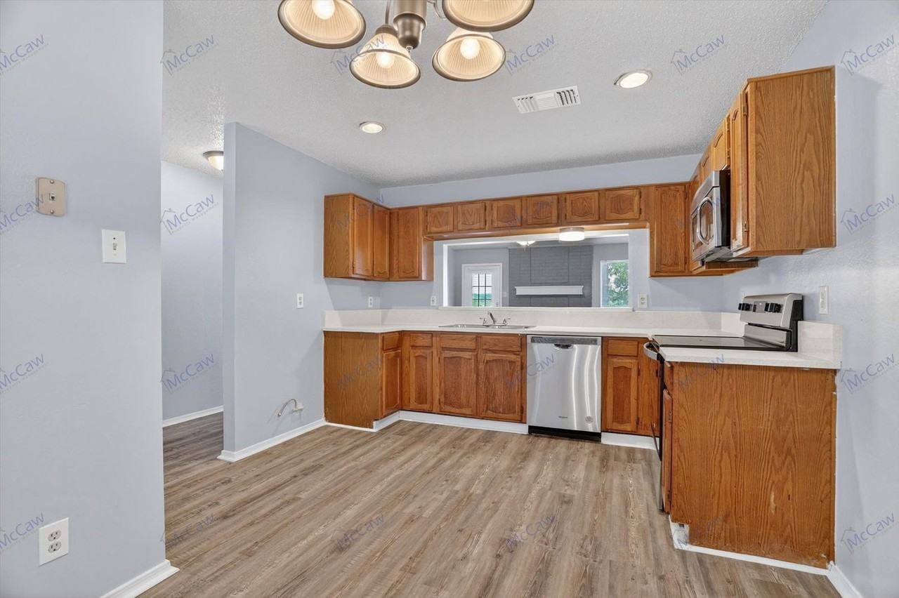 1325 Garden Terrace Dr - Photo 7 of 29