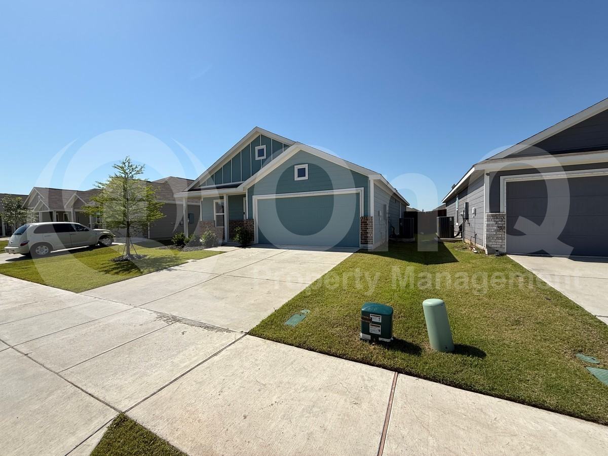 403 Ashbrook Way - Photo 4 of 34