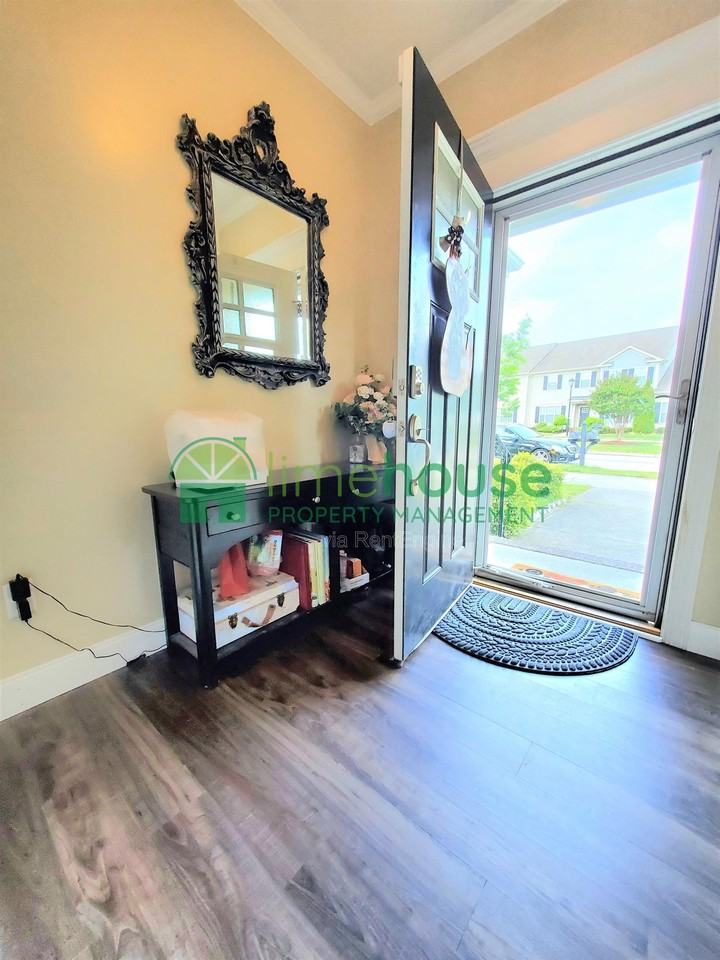 605 Mill Creek Pkwy - Photo 3 of 27