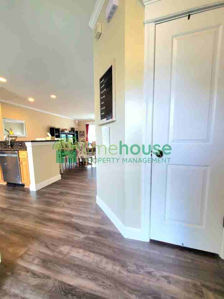 605 Mill Creek Pkwy - Photo 4 of 27