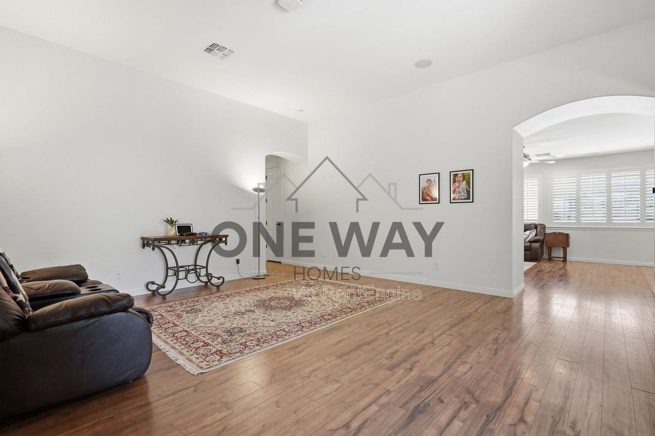 587 E Benrich Dr - Photo 6 of 45