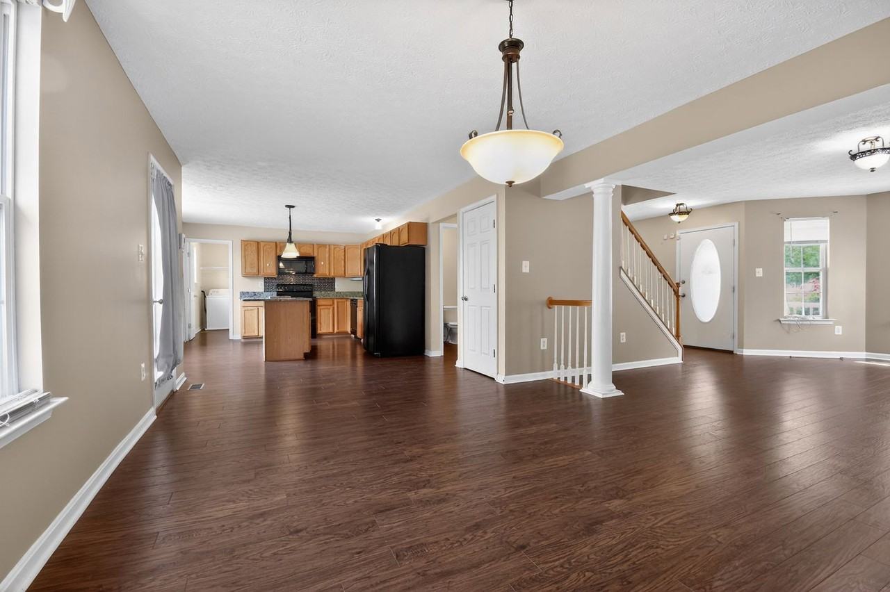2260 Rolling Meadows St - Photo 4 of 17