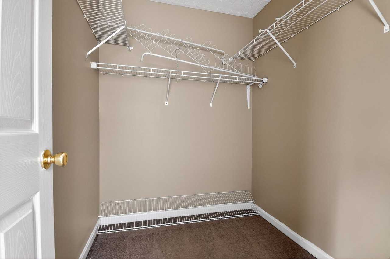 2260 Rolling Meadows St - Photo 6 of 17