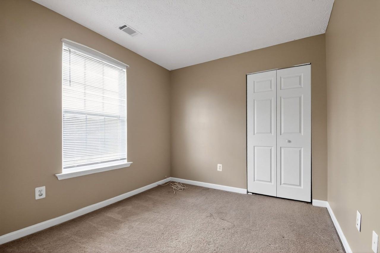 2260 Rolling Meadows St - Photo 7 of 17