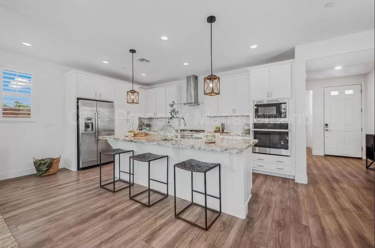 8883 Solo Way - Photo 2 of 28