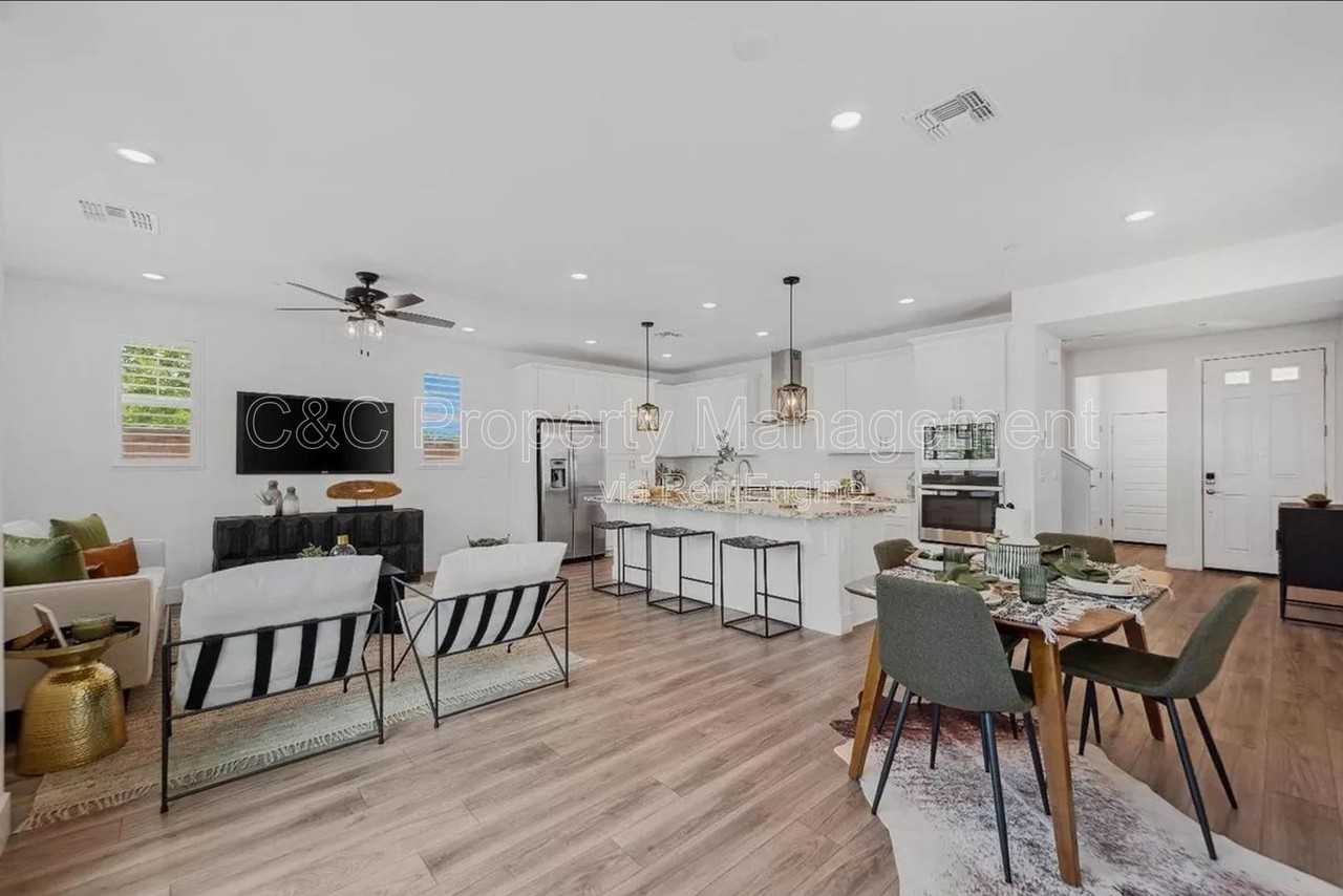 8883 Solo Way - Photo 4 of 28