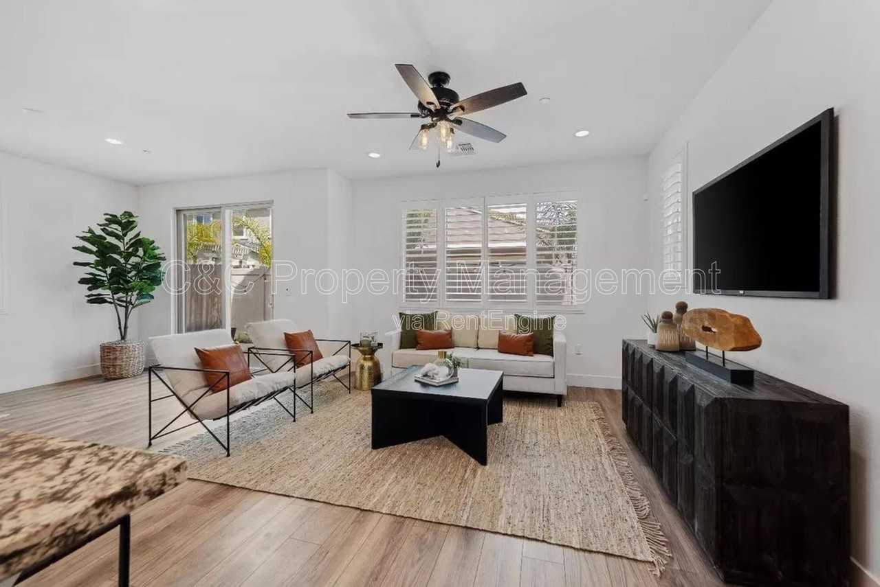 8883 Solo Way - Photo 6 of 28