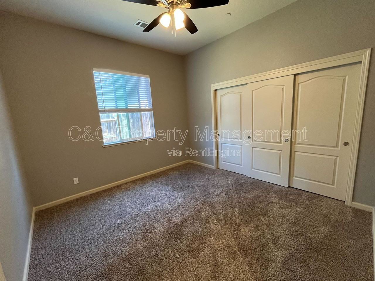 335 Parliament Way - Photo 6 of 15