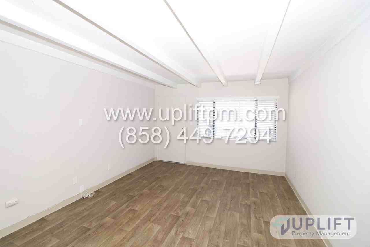 3239 Mission Blvd #11 - Photo 2 of 5