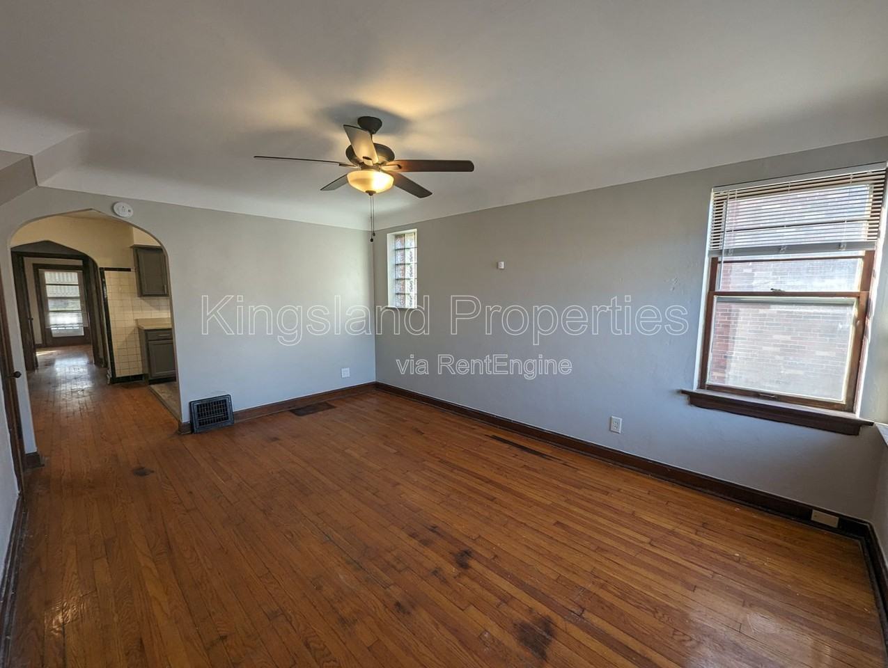 3910 Chippewa St #1F - Photo 3 of 10