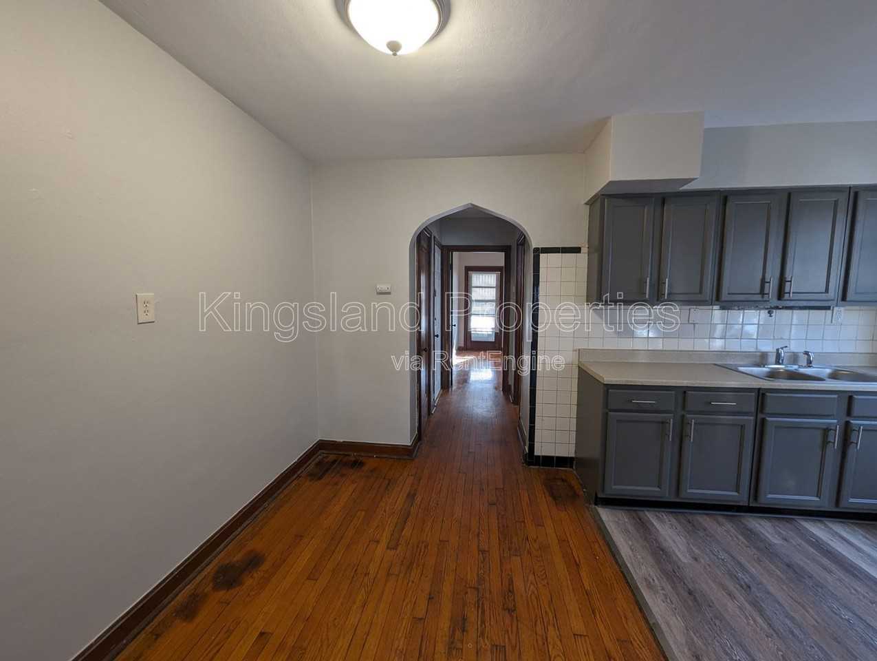 3910 Chippewa St #1F - Photo 6 of 10