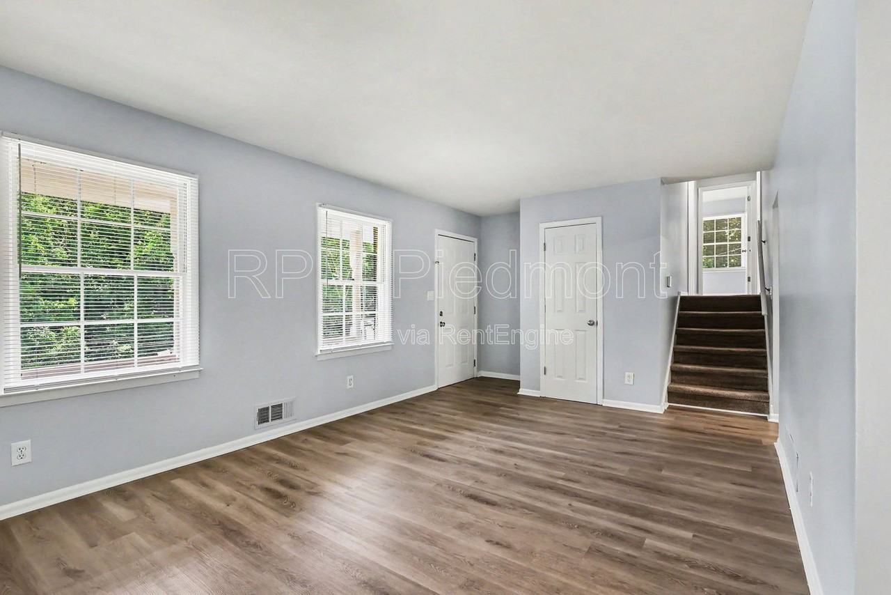 2642 Hatfield Cir Se - Photo 2 of 32
