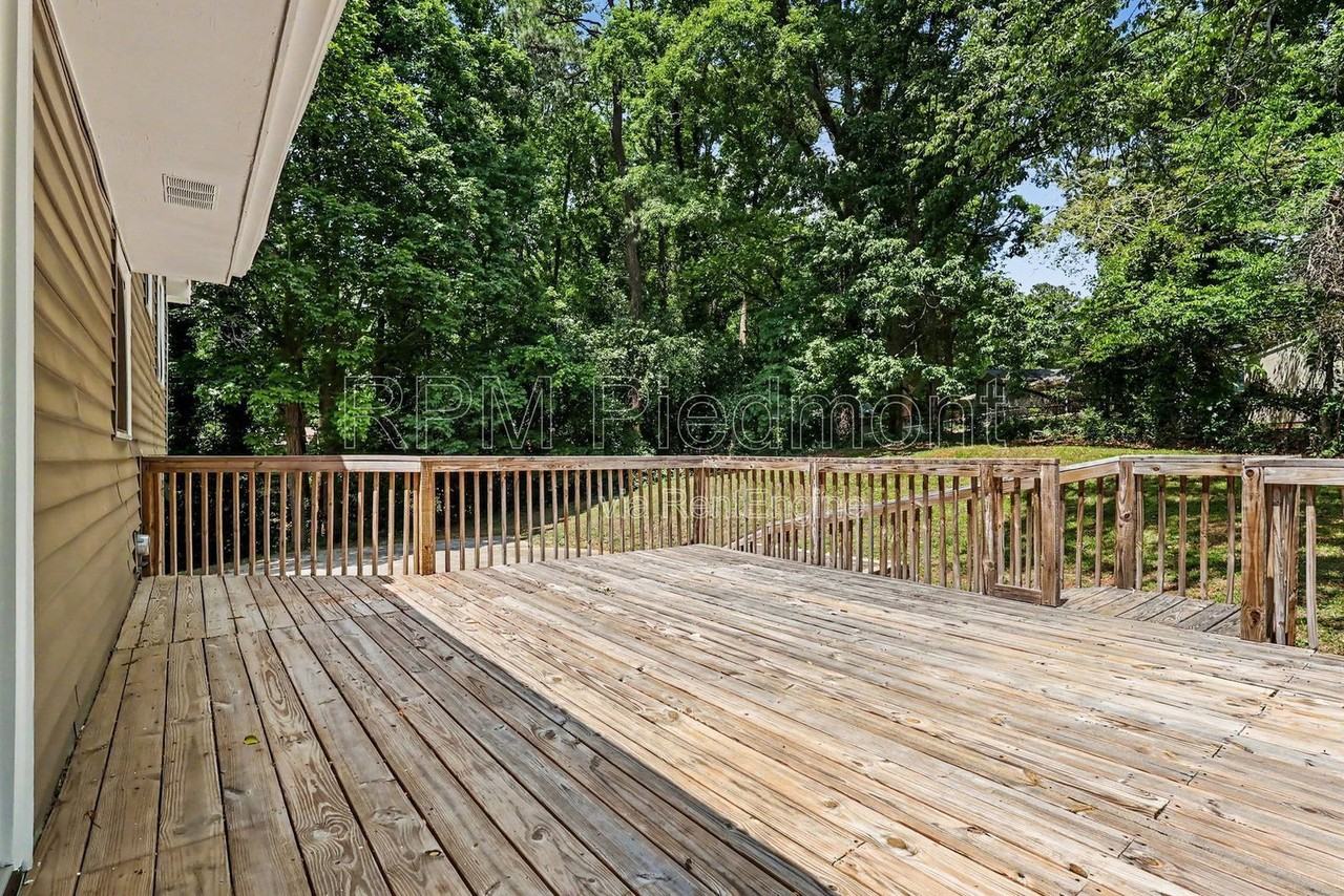 2642 Hatfield Cir Se - Photo 5 of 32