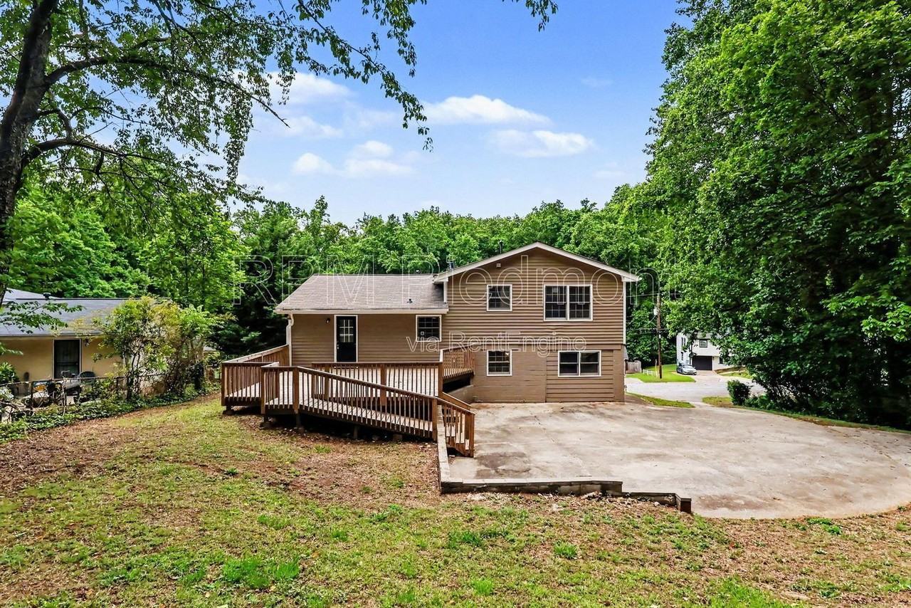 2642 Hatfield Cir Se - Photo 6 of 32