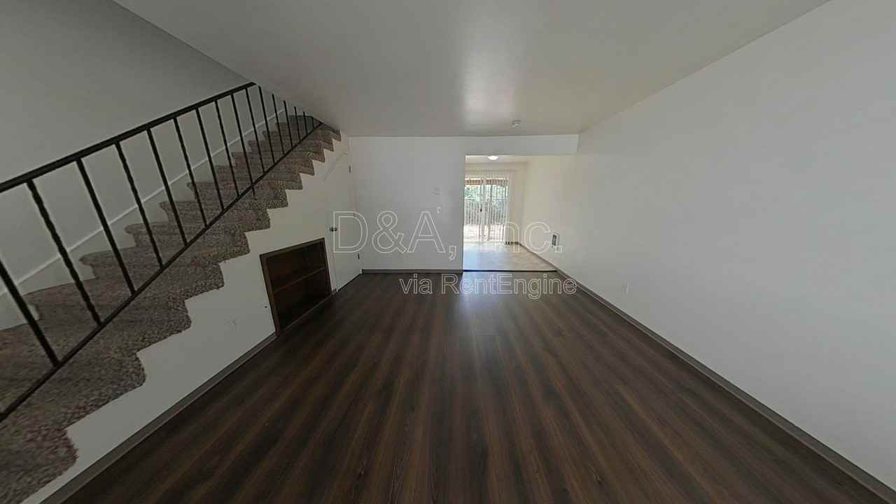 138 Ne Conifer Blvd #6 - Photo 2 of 10
