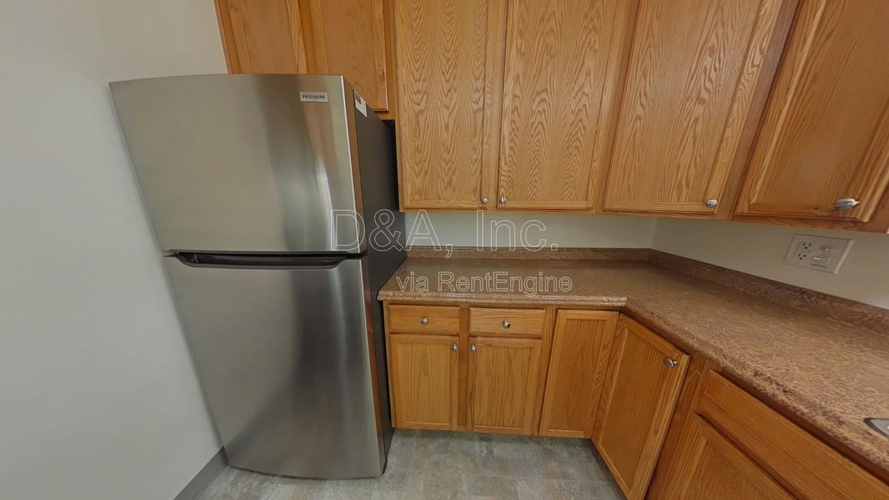 138 Ne Conifer Blvd #6 - Photo 4 of 10