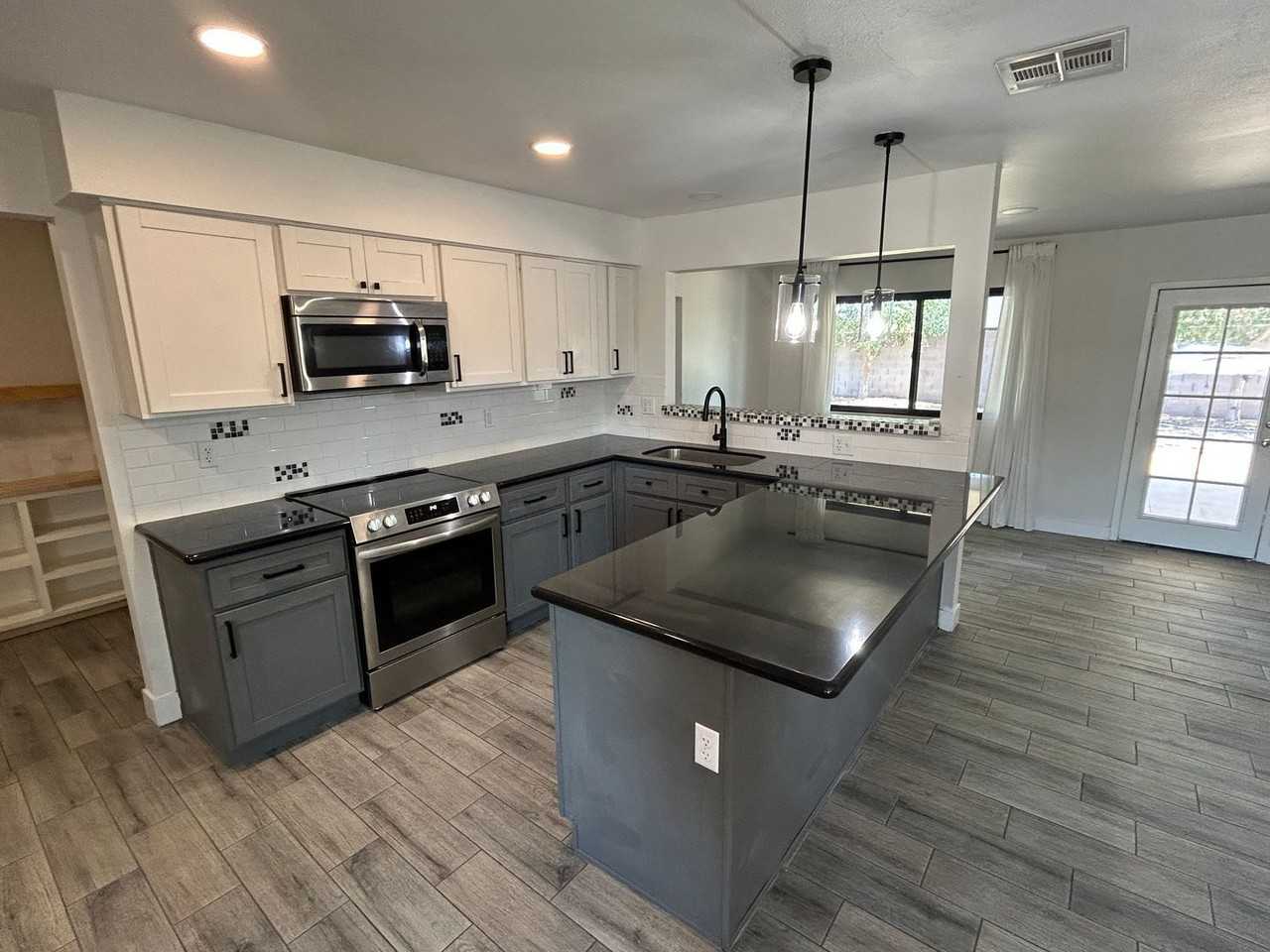 1443 W Morrow Dr - Photo 4 of 26