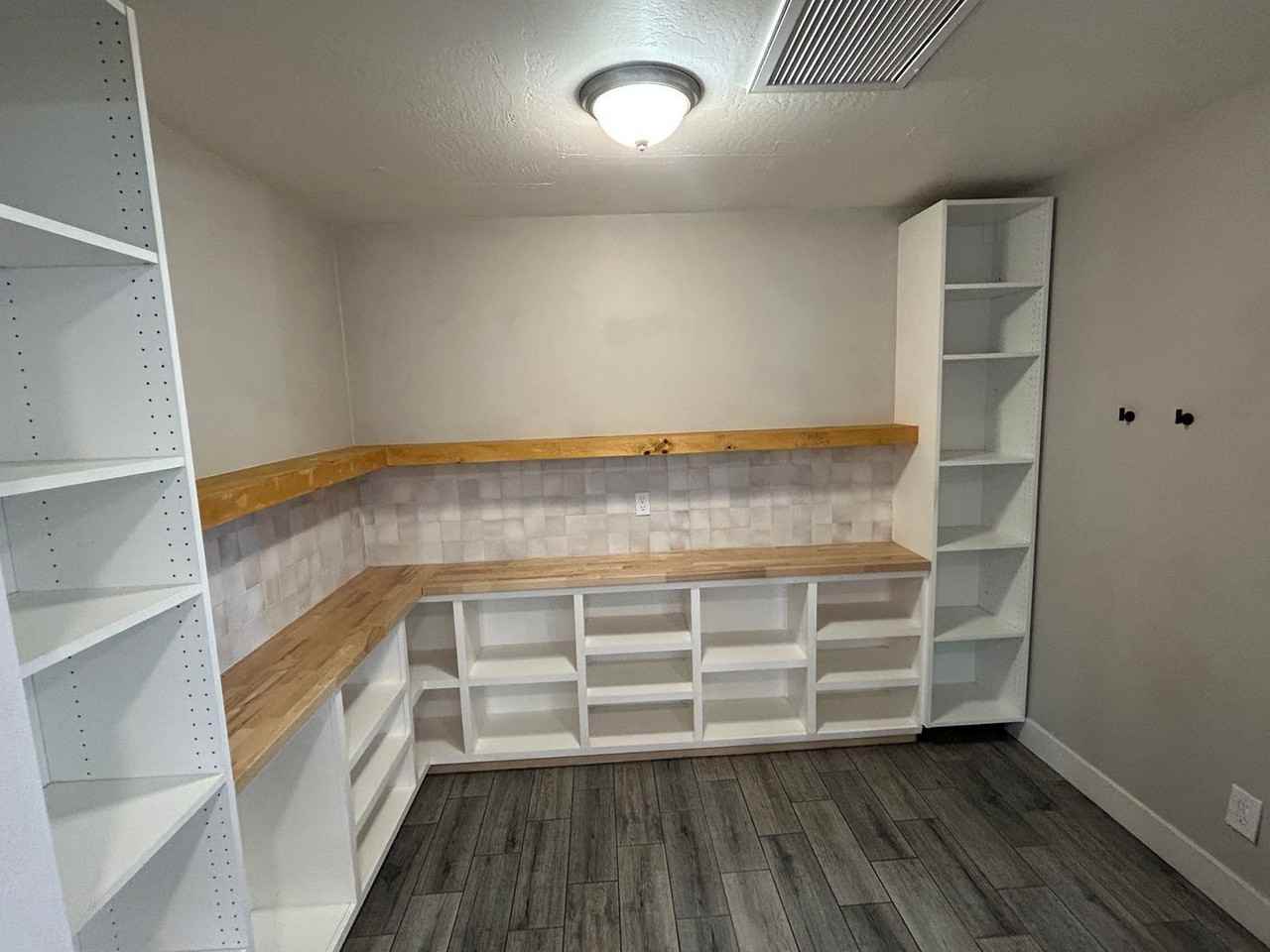 1443 W Morrow Dr - Photo 5 of 26