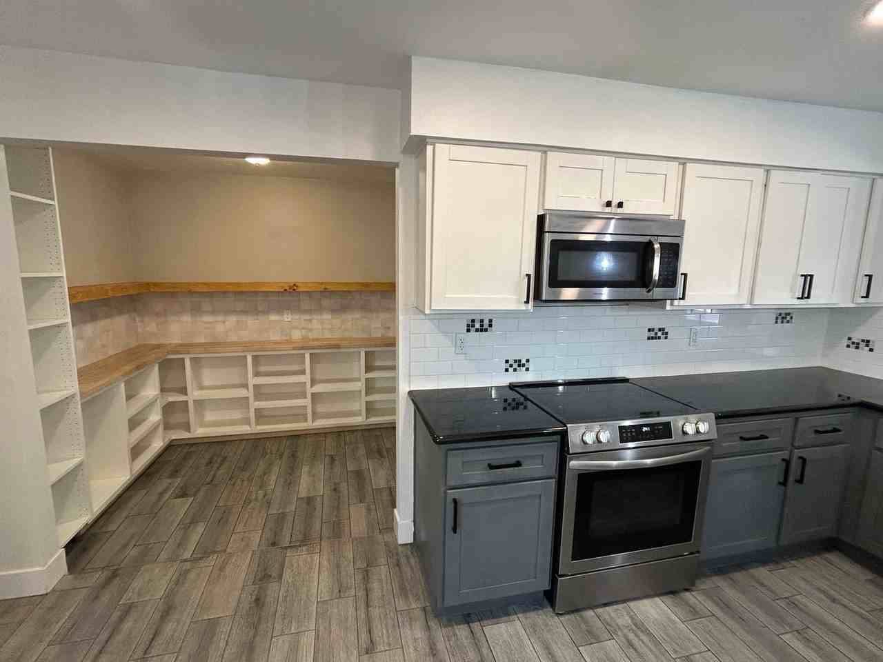1443 W Morrow Dr - Photo 6 of 26