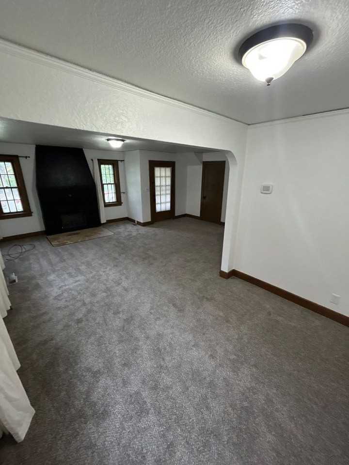 422 Sw 9th St - Photo 4 of 23