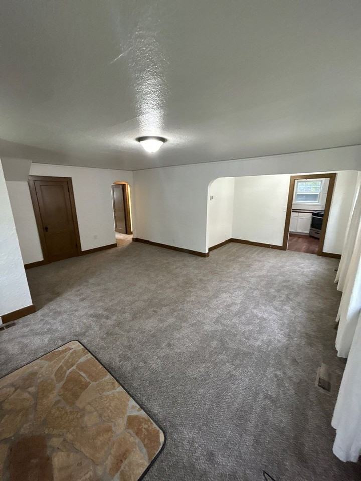 422 Sw 9th St - Photo 5 of 23