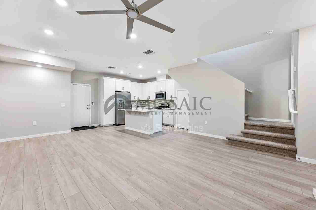 778 E Harper St #103 - Photo 6 of 32