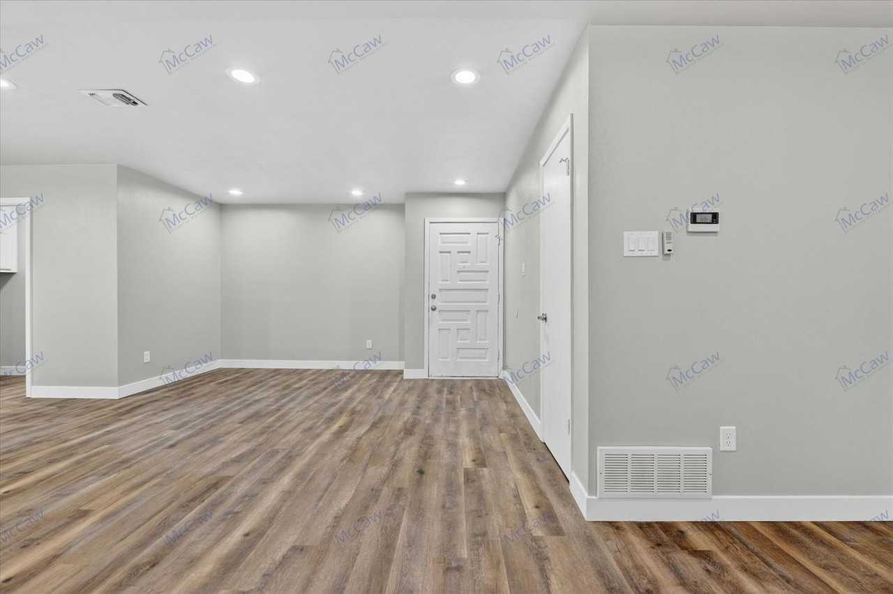 312 Anita Ave - Photo 7 of 23