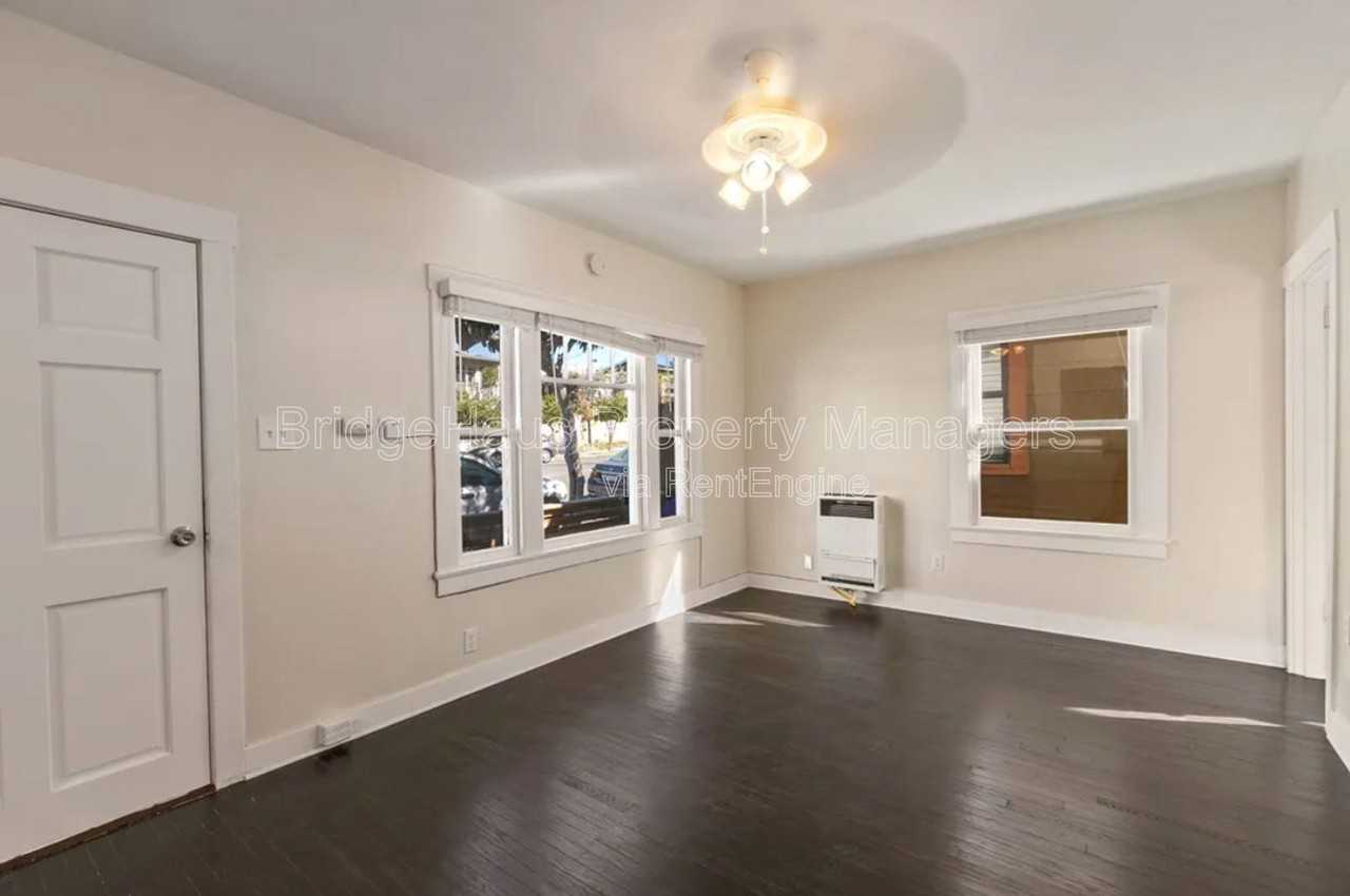 3069 Grape St #A - Photo 3 of 10