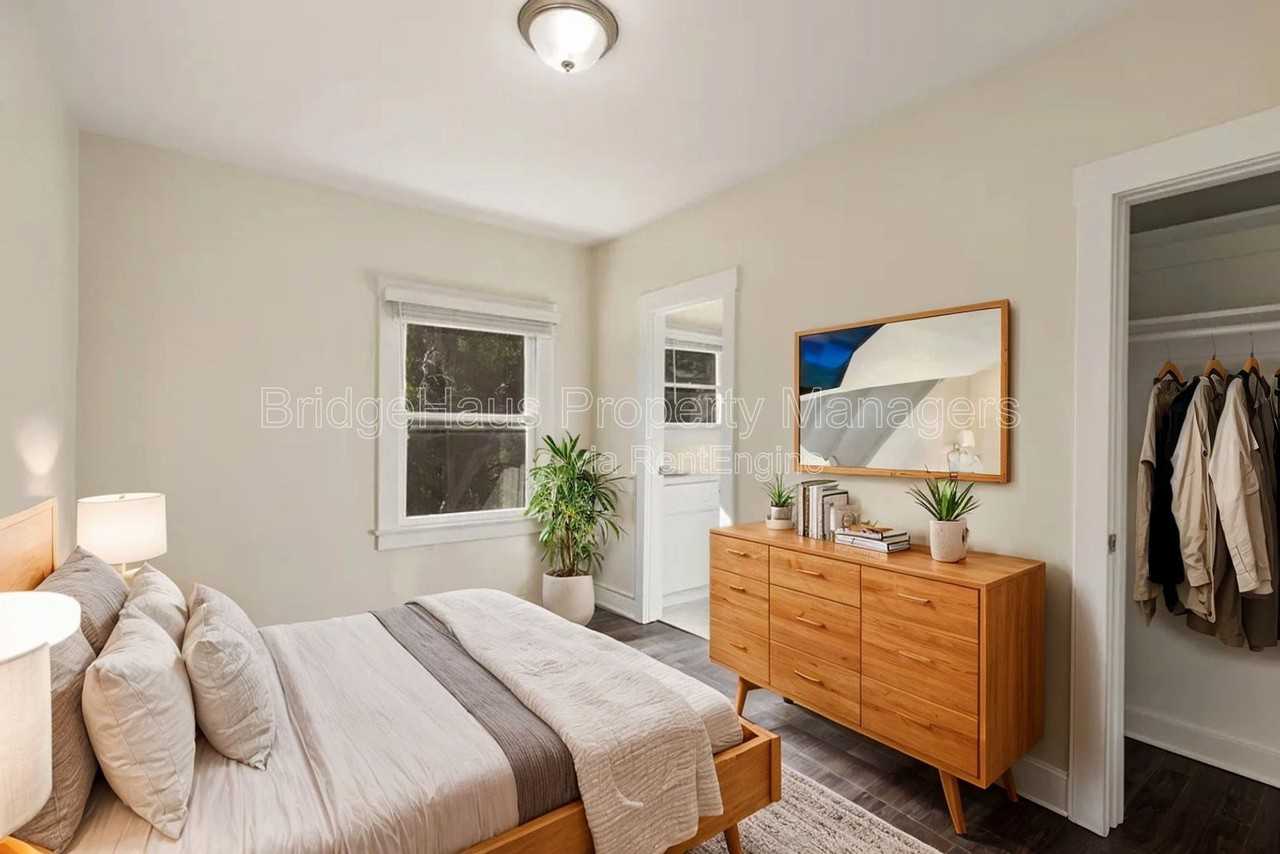3069 Grape St #A - Photo 6 of 10
