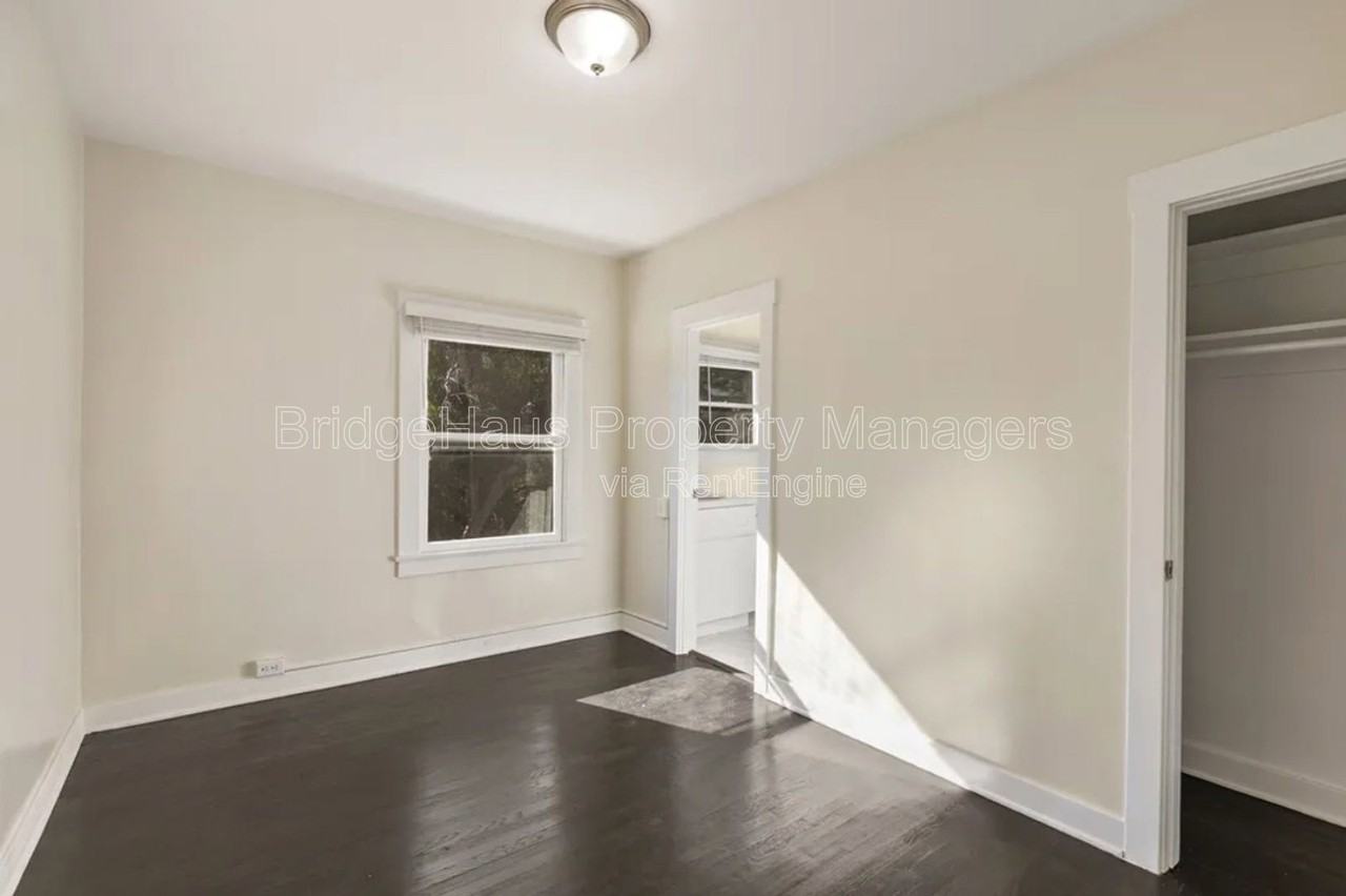 3069 Grape St #A - Photo 7 of 10