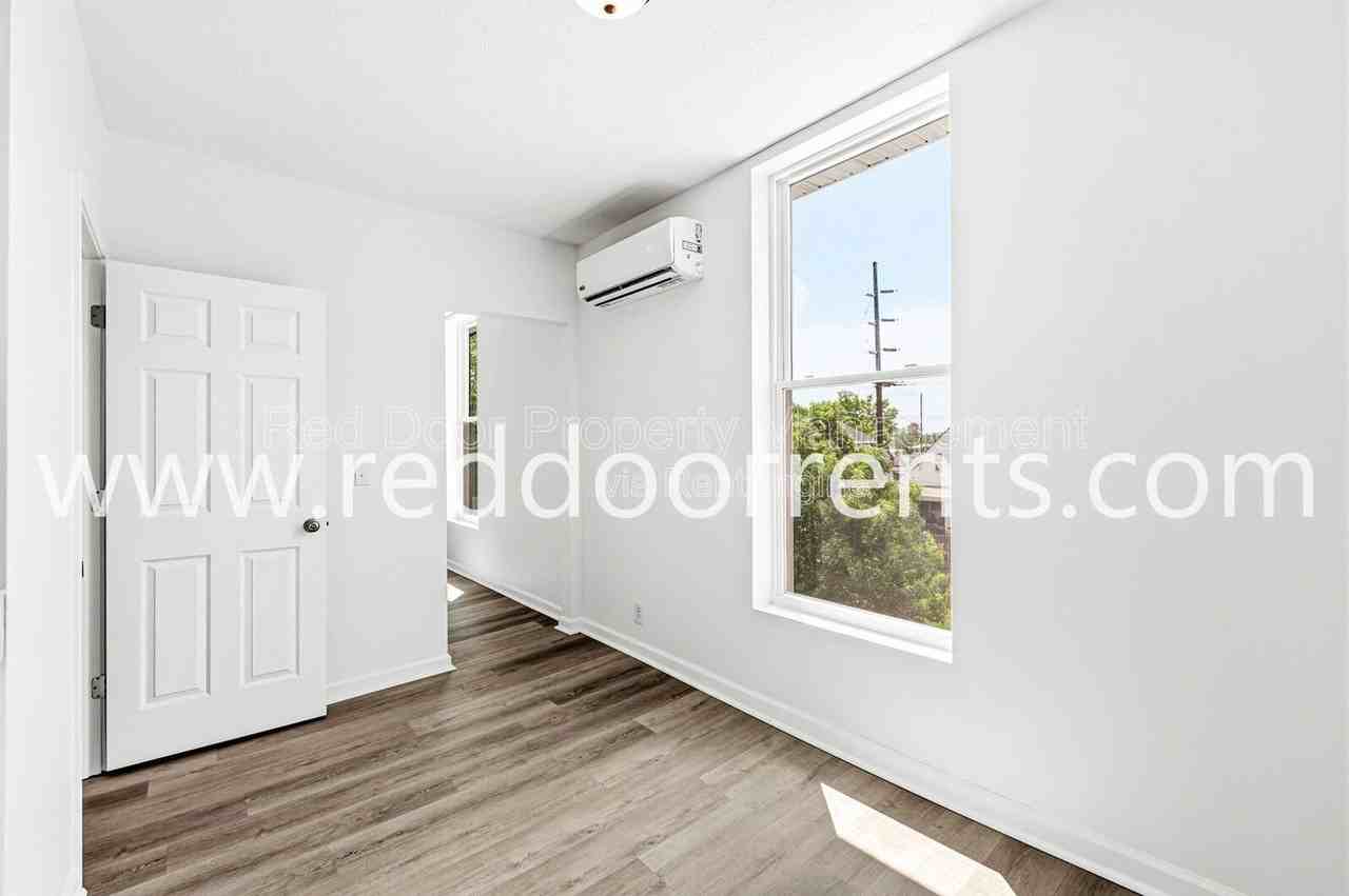 389 S Main St #D - Photo 5 of 43