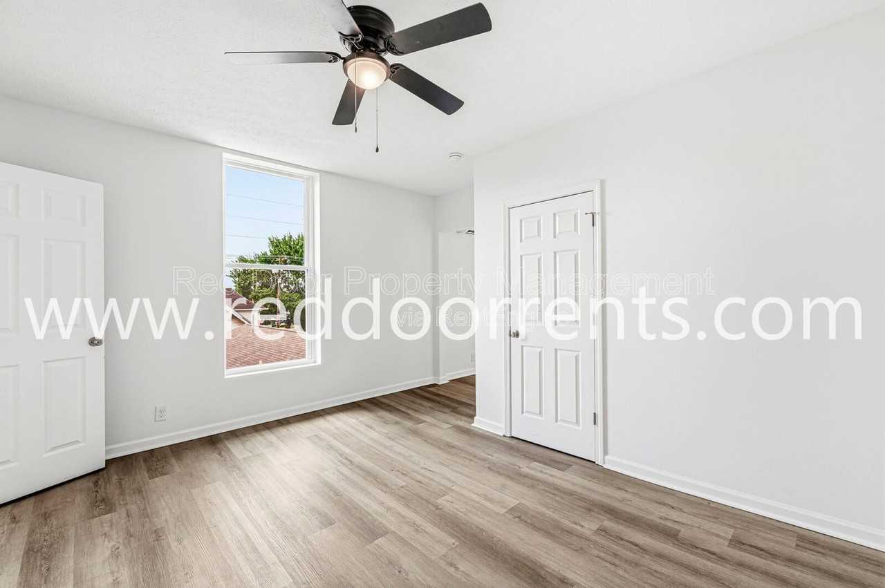 389 S Main St #D - Photo 7 of 43