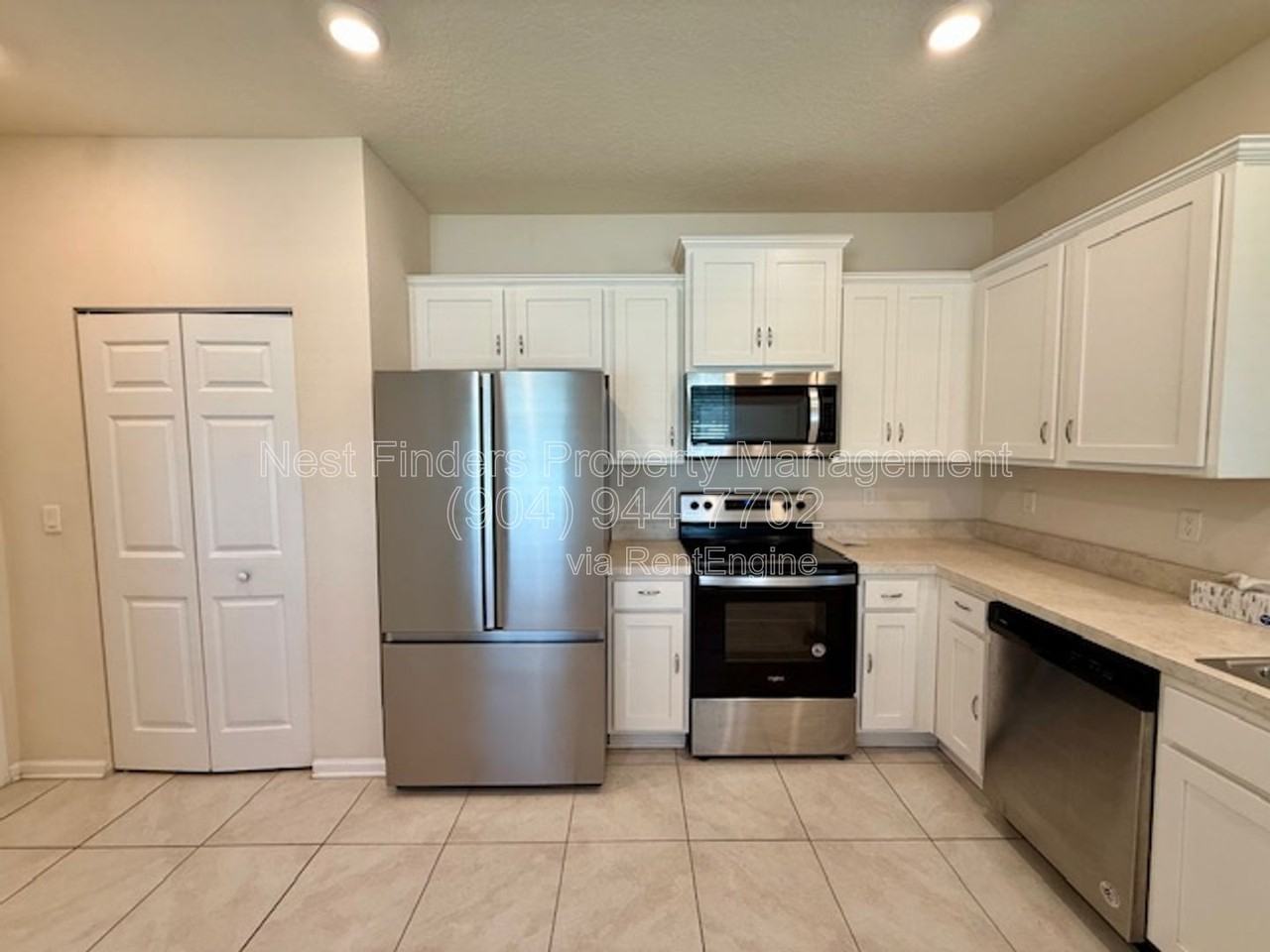943 Capitol Pkwy - Photo 6 of 26
