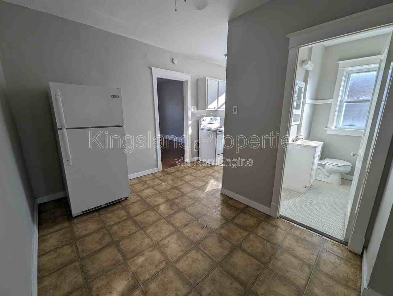 5026 Chippewa St #A - Photo 4 of 11