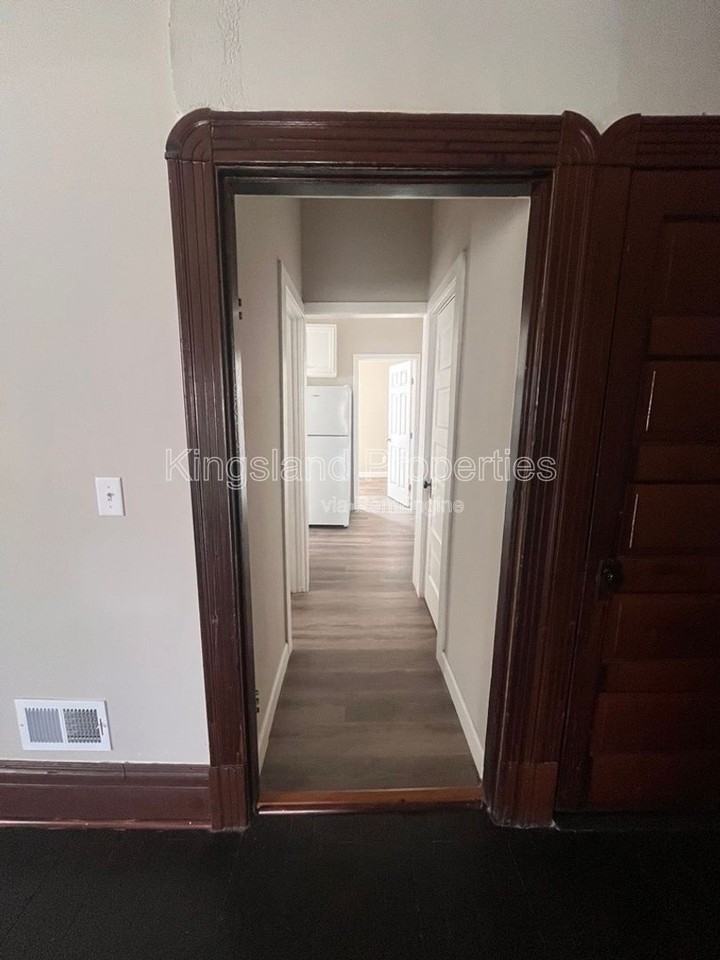 4574 Evans Ave #A - Photo 6 of 9
