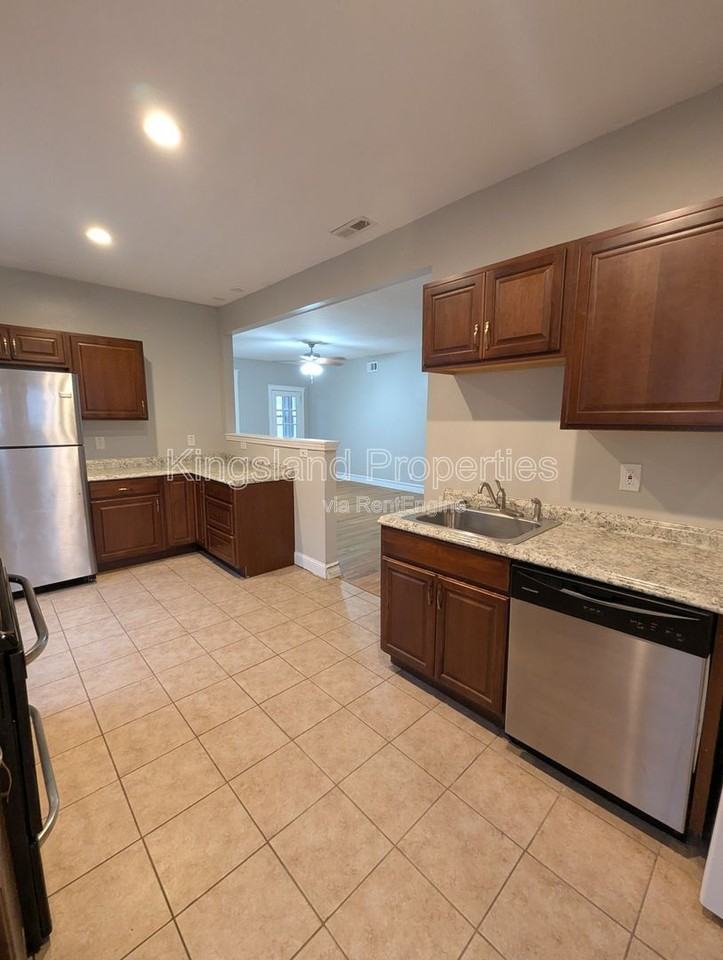 5137 Waterman Blvd #4 - Photo 4 of 15