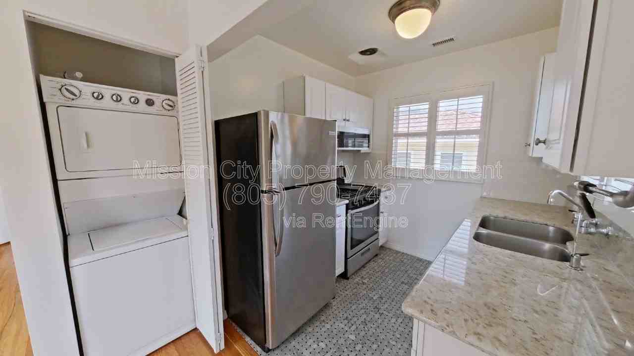 1132 Olive St - Photo 3 of 7
