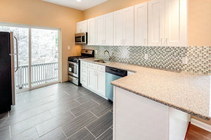 2501 Carpenter St #2 - Photo 2 of 12