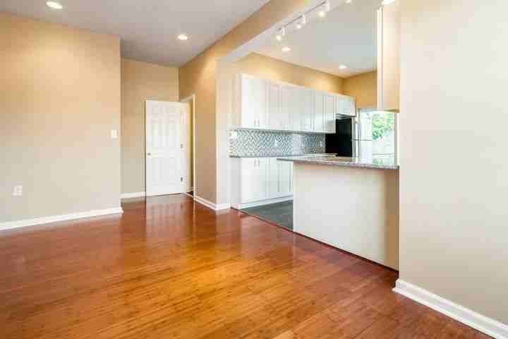 2501 Carpenter St #2 - Photo 3 of 12