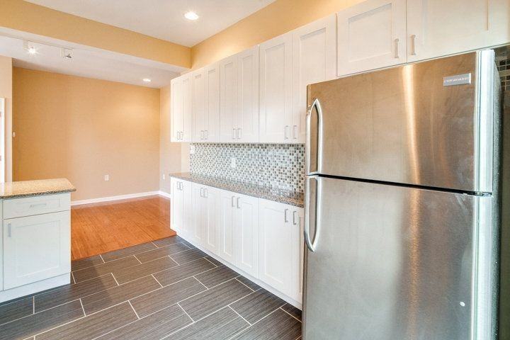 2501 Carpenter St #2 - Photo 4 of 12