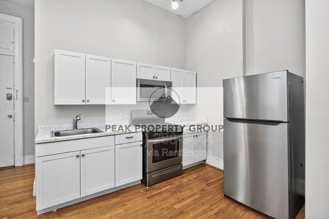 2419 Vine St #2 - Photo 3 of 9