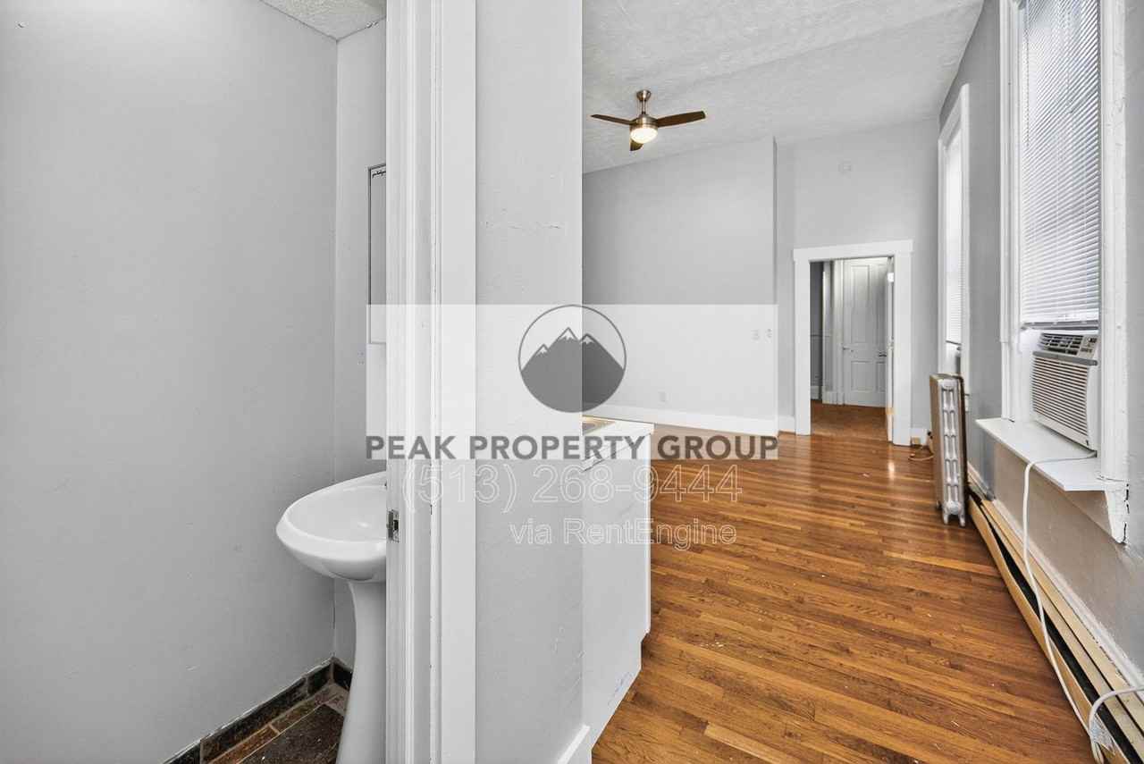 2419 Vine St #2 - Photo 4 of 9