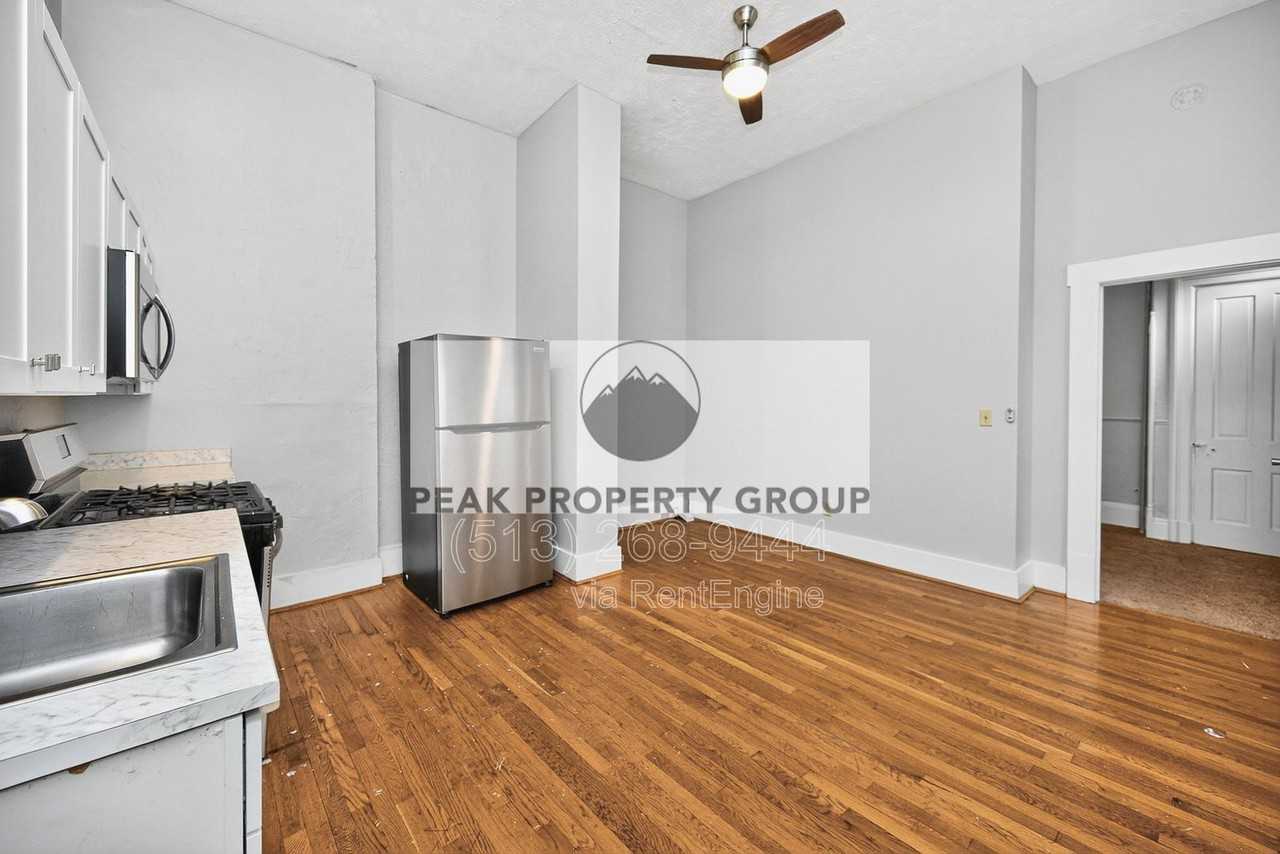 2419 Vine St #2 - Photo 6 of 9