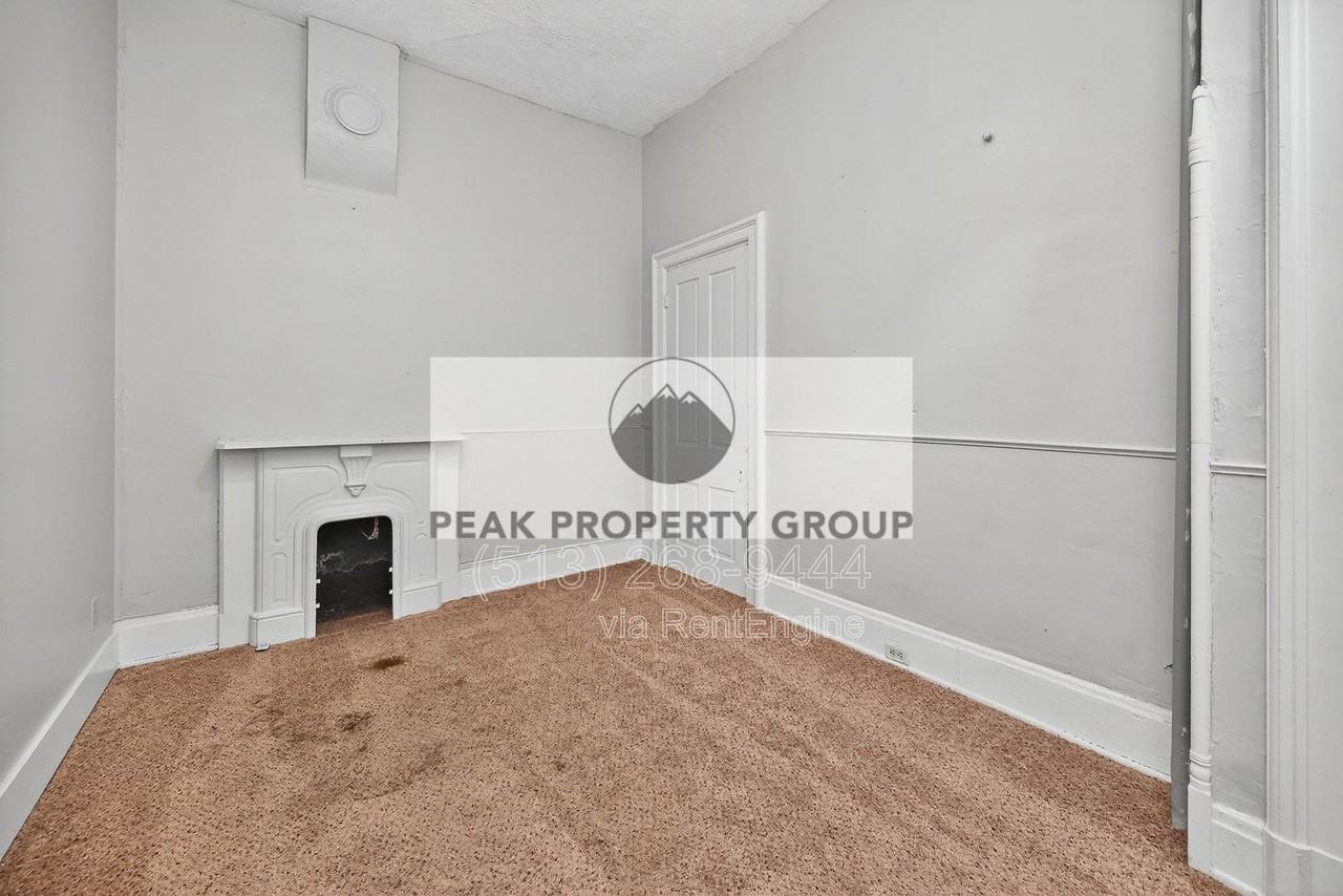 2419 Vine St #2 - Photo 7 of 9