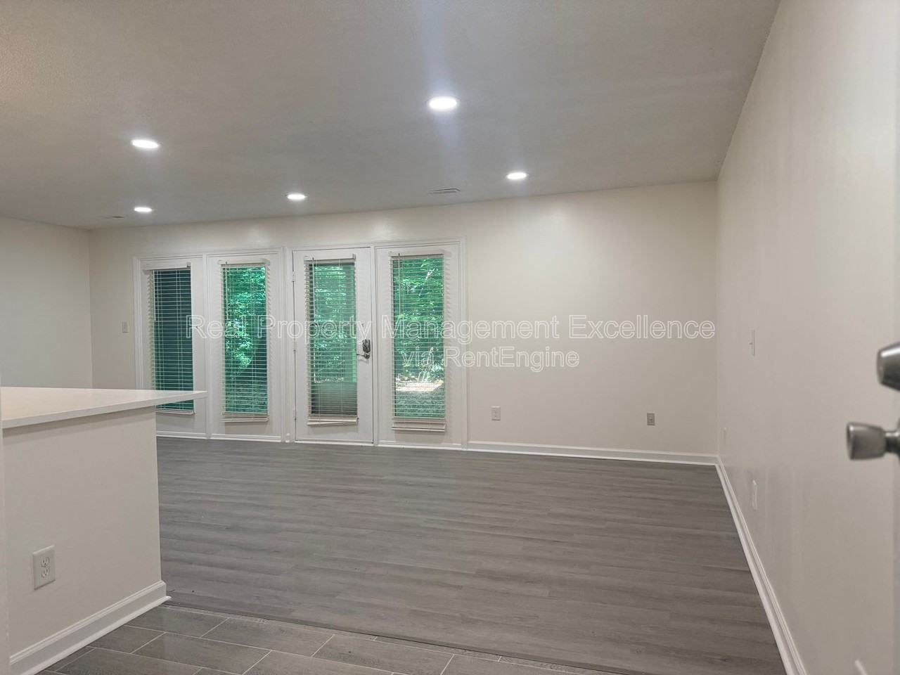 1330 Park Glen Dr #104 - Photo 3 of 27