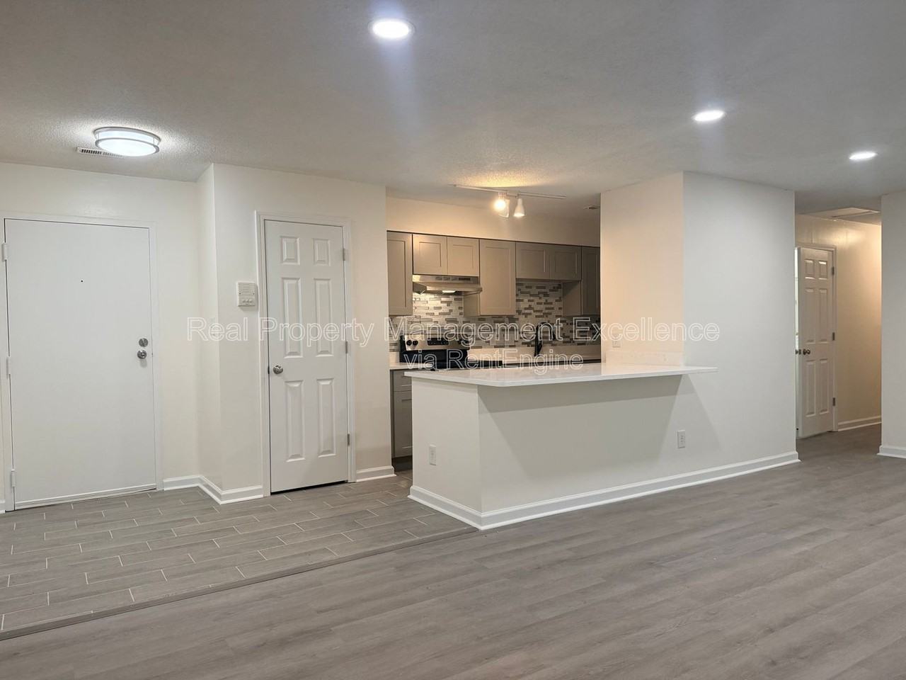 1330 Park Glen Dr #104 - Photo 4 of 27