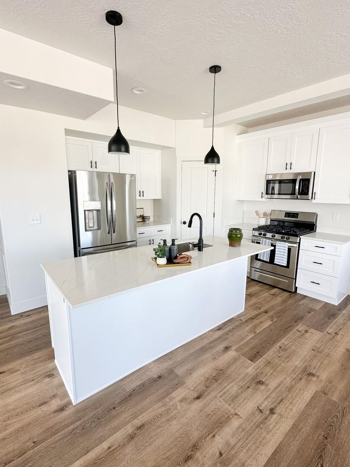 1778 Northwest #17 - Photo 6 of 39