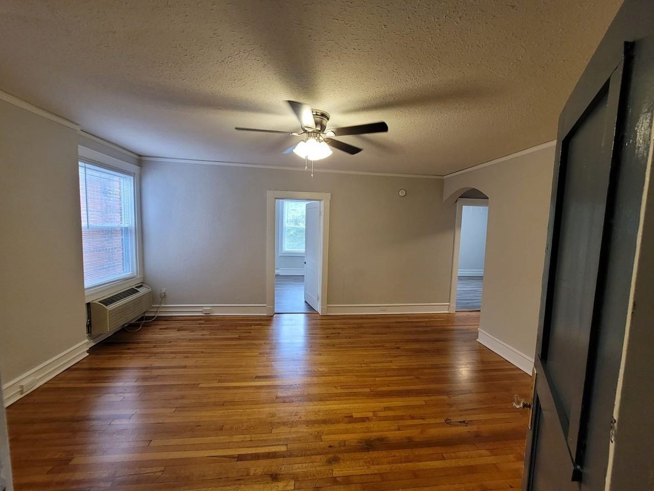 2400 Barton Ave #10 - Photo 3 of 12