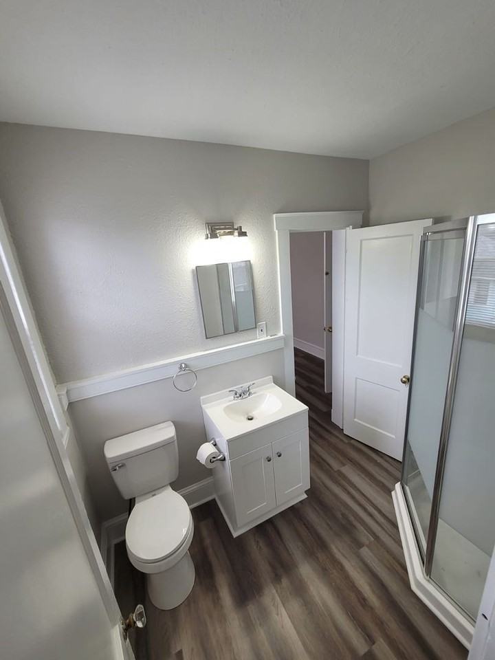 2400 Barton Ave #10 - Photo 6 of 12